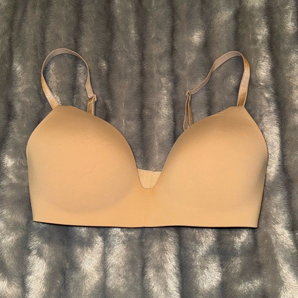 VICTORIA'S SECRET nude Bra Size 34D